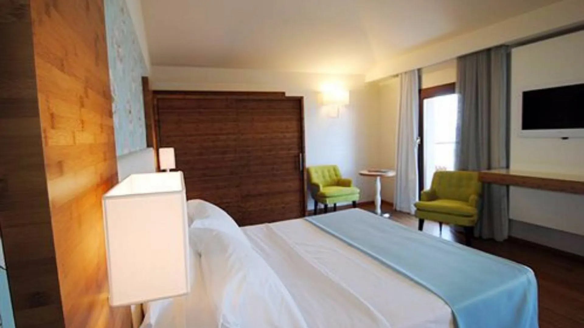 Hotel Eden Sirmione 4*,  Italy